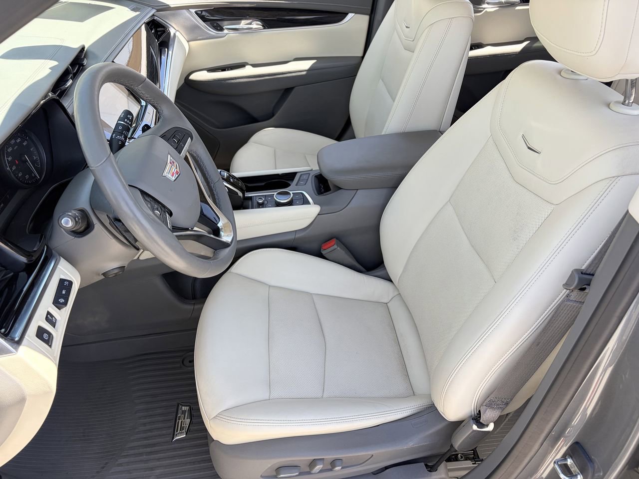 Used 2020 Cadillac XT6 Premium Luxury FWD image 18
