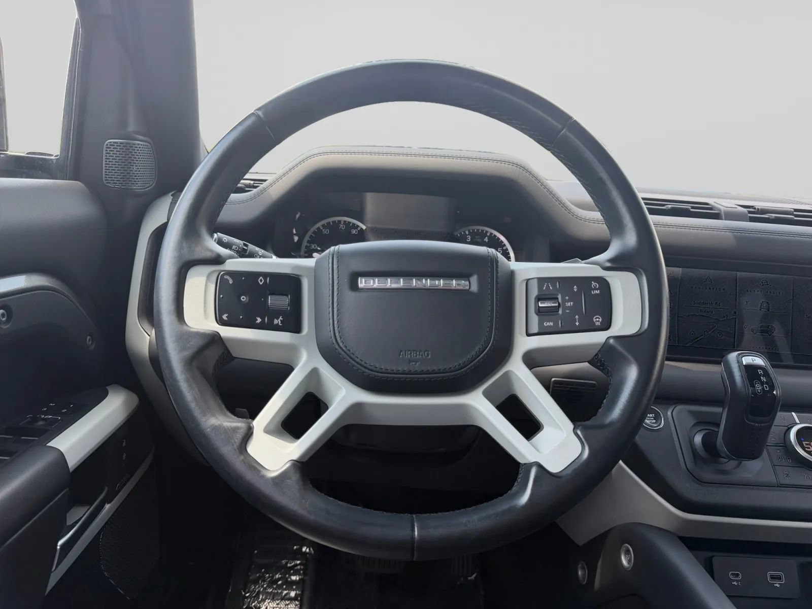 Used 2023 Land Rover Defender 110 X-Dynamic SE AWD/4WD image 20
