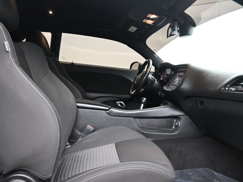 Used 2022 Dodge Challenger R/T w/ Performance Handling Group image 10
