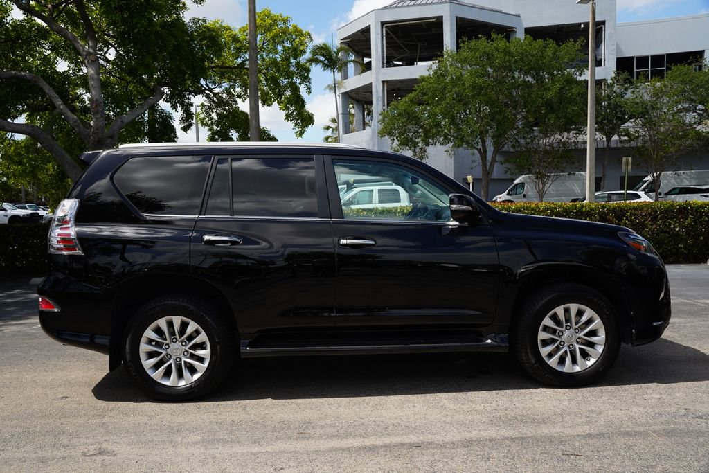 Used 2021 Lexus GX 460 Premium w/ Premium Package image 12