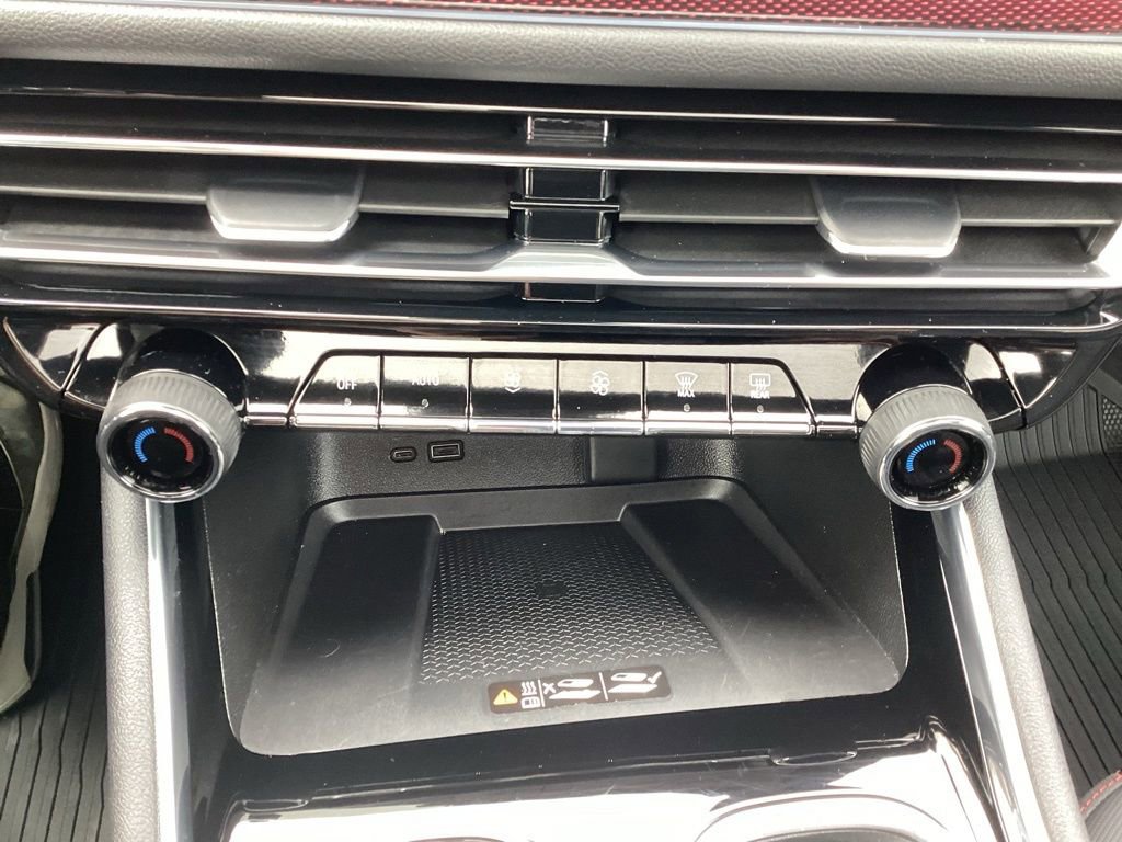 Used 2025 Chevrolet Traverse Z71 w/ Driver Confidence Package image 25