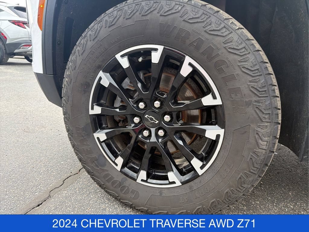 Used 2024 Chevrolet Traverse Z71 AWD/4WD image 25