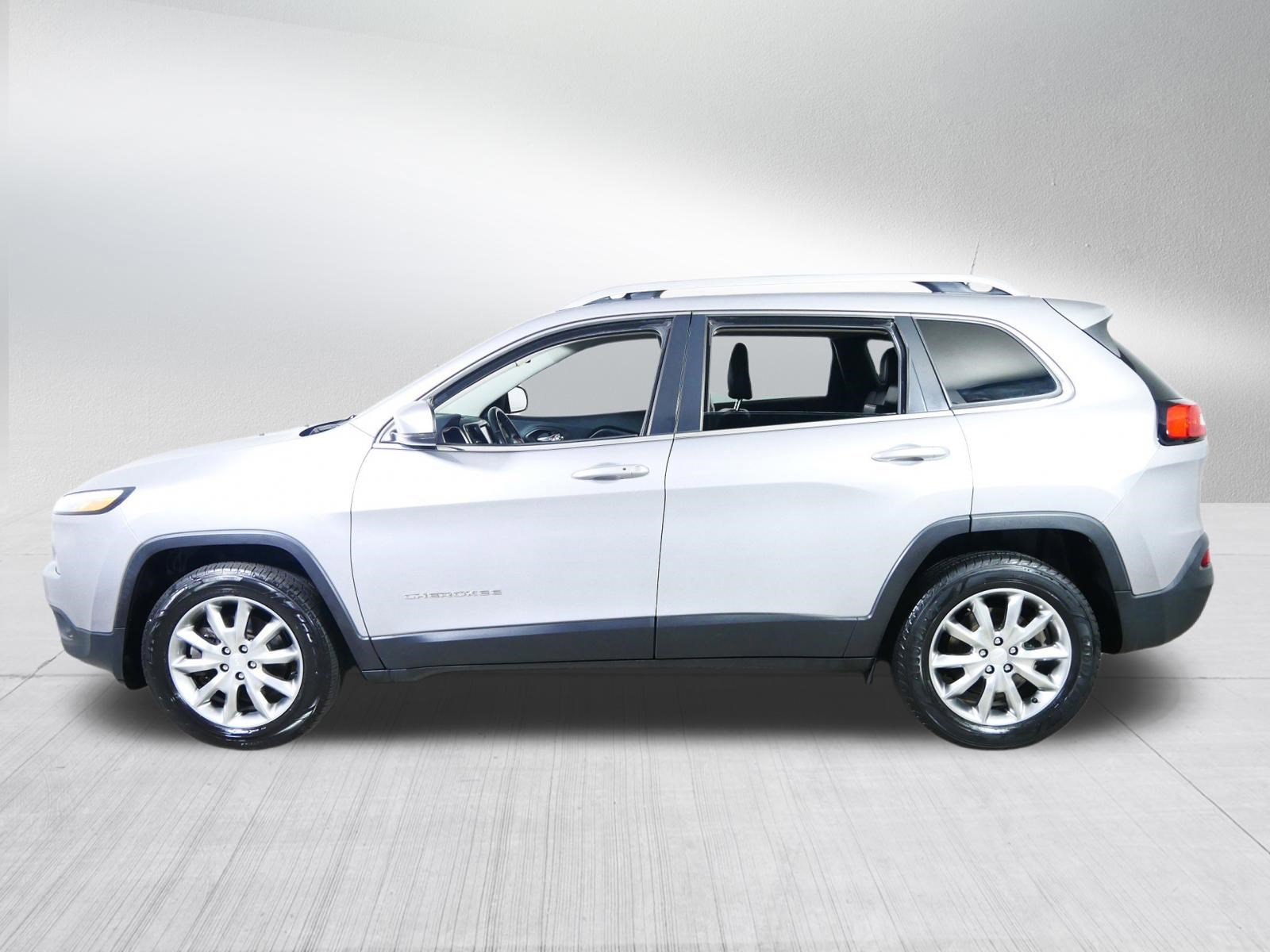Used 2018 Jeep Cherokee Limited image 4