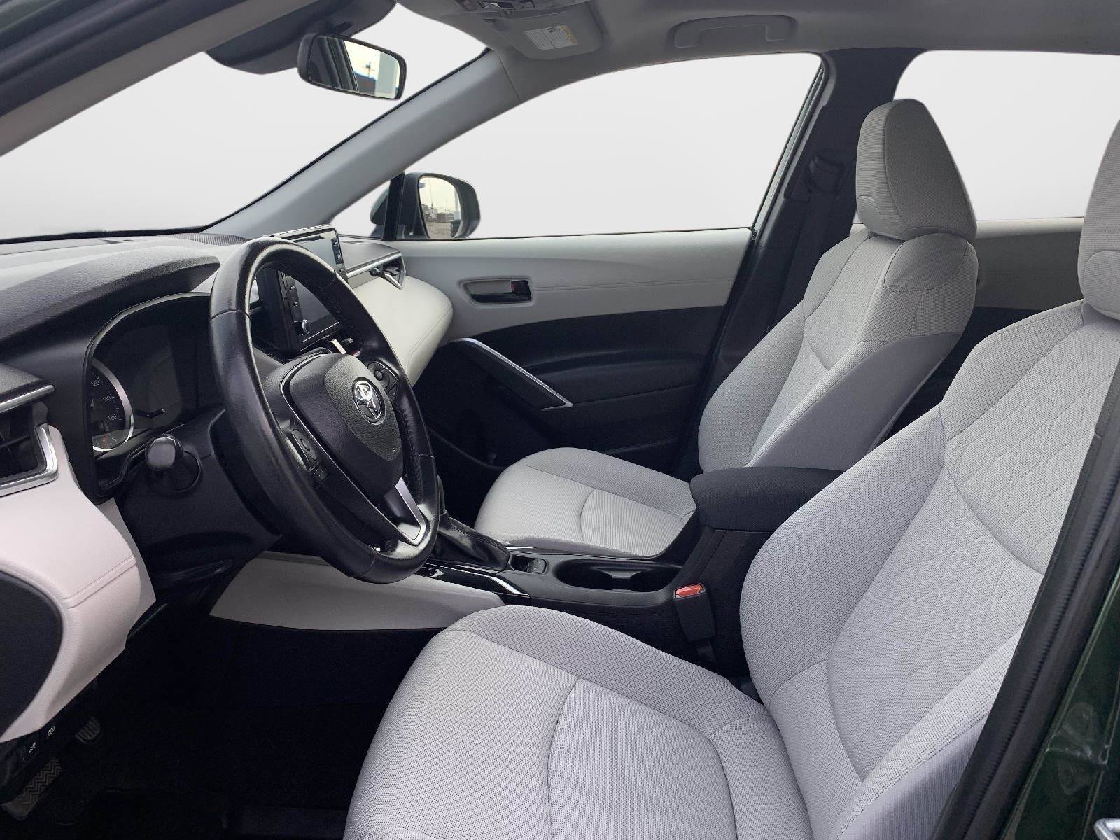 Used 2022 Toyota Corolla Cross LE w/ Moonroof Package AWD/4WD image 12