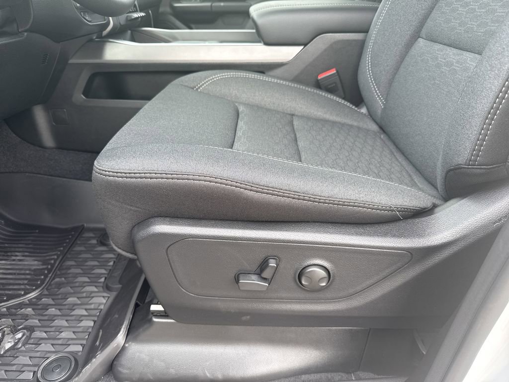 New 2026 RAM 1500 4x4 Crew Cab image 13