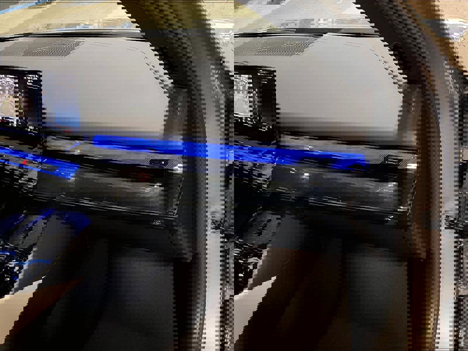 Used 2024 BMW 540i xDrive w/ Convenience Package image 13