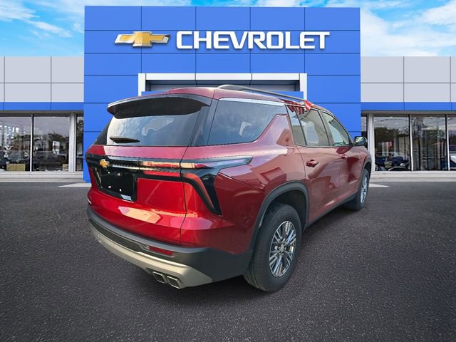 Used 2025 Chevrolet Traverse LT w/ Driver Confidence Package FWD image 2