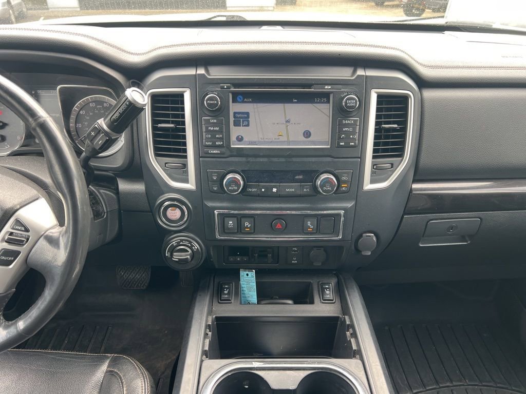 Used 2018 Nissan Titan SL w/ Midnight Edition image 7