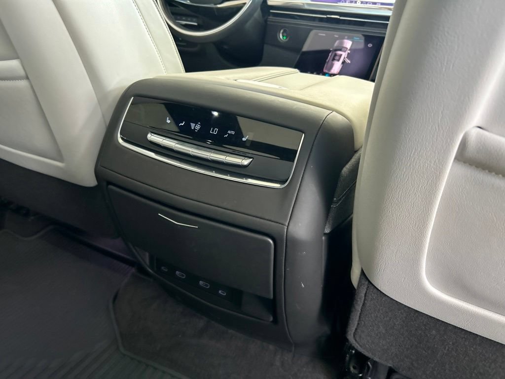 Used 2025 Cadillac Escalade Sport Platinum AWD/4WD image 41