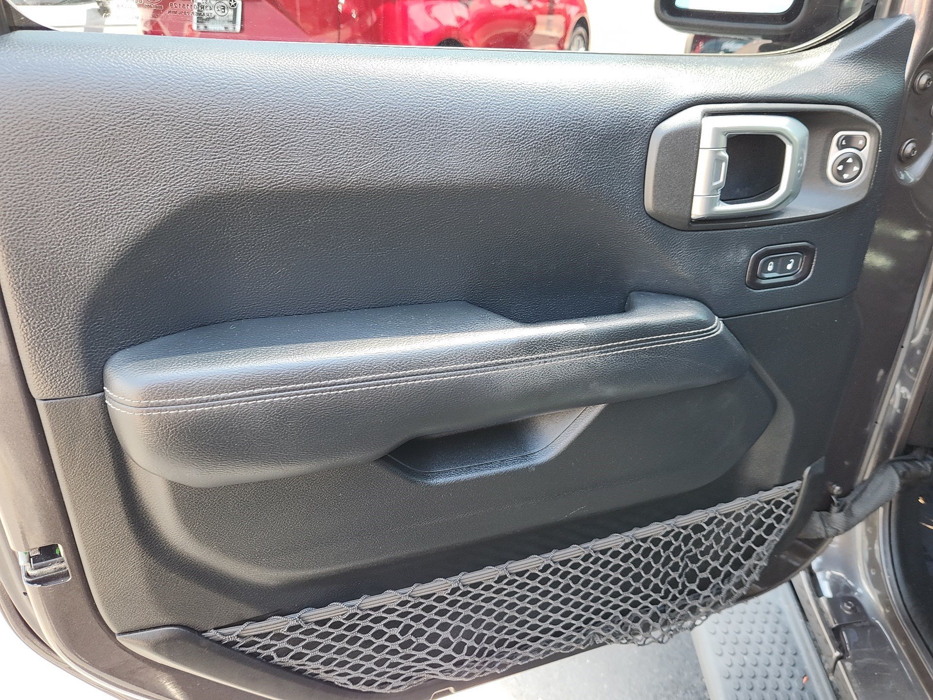 Used 2018 Jeep Wrangler Unlimited Sahara AWD/4WD image 10