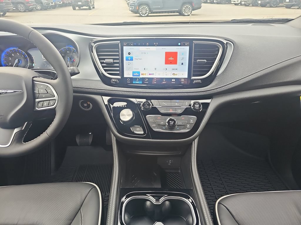 New 2026 Chrysler Pacifica Limited AWD/4WD image 20