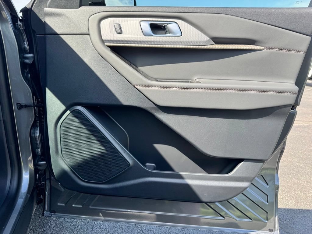 New 2026 Ford Explorer Active w/ Active Comfort Package AWD/4WD image 24
