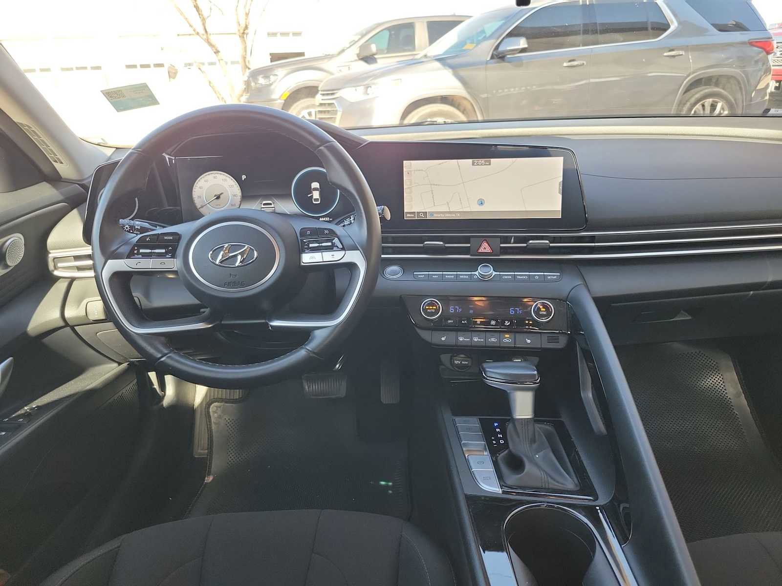 Used 2023 Hyundai Elantra SEL w/ Convenience Package image 10