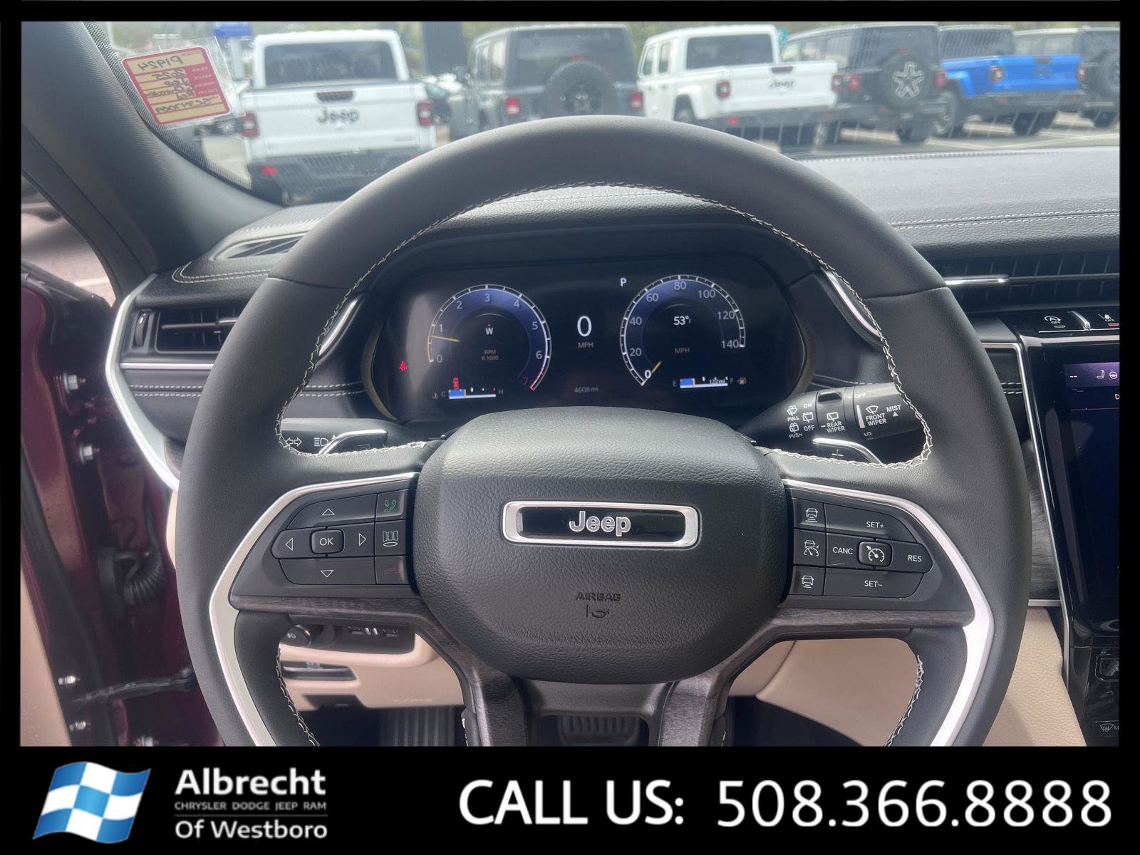 Used 2025 Jeep Grand Cherokee Limited AWD/4WD image 26