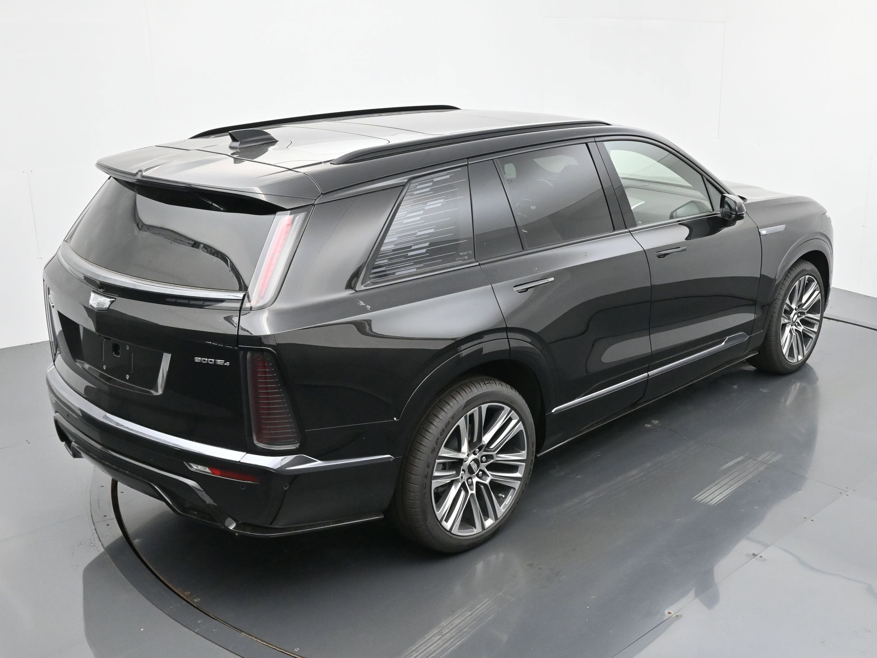 New 2026 Cadillac Vistiq Platinum w/ LPO, Floor Liner Package image 27