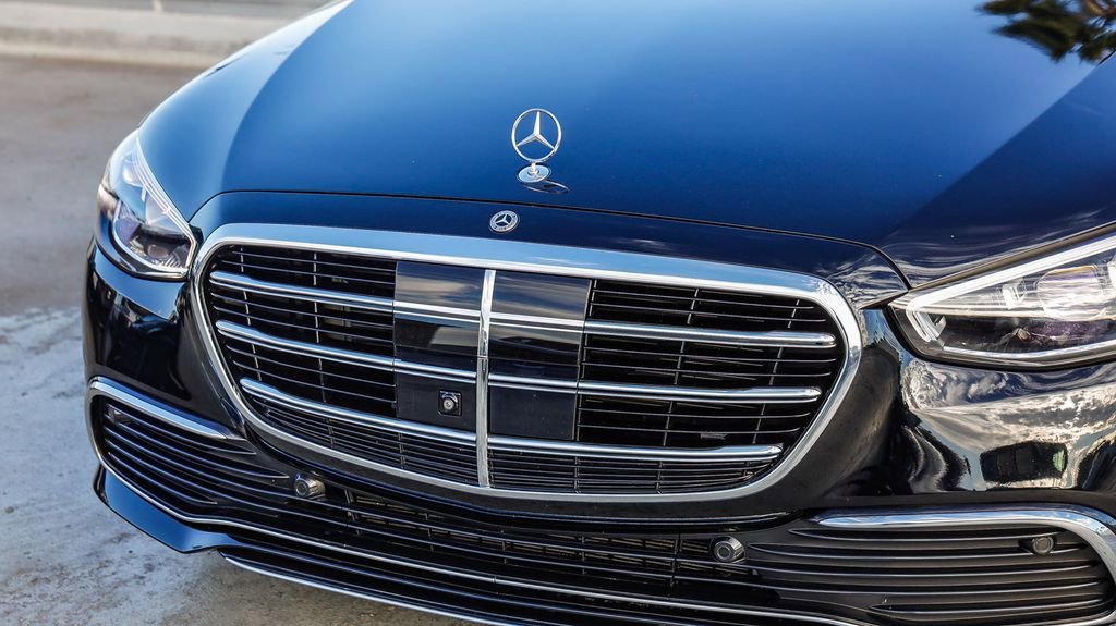 Used 2024 Mercedes-Benz S 580 4MATIC Sedan image 5