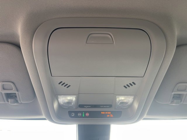 Used 2023 GMC Terrain SLE w/ Driver Convenience Package image 33