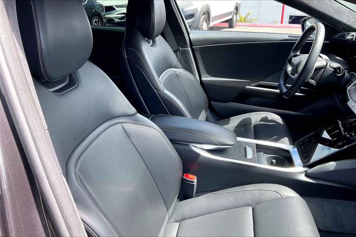 Used 2024 Lucid Air Pure RWD image 7