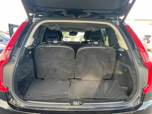 Certified 2022 Volvo XC90 T5 Momentum FWD image 25