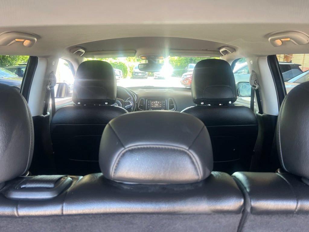 Used 2018 Jeep Compass Latitude w/ Cold Weather Group AWD/4WD image 12