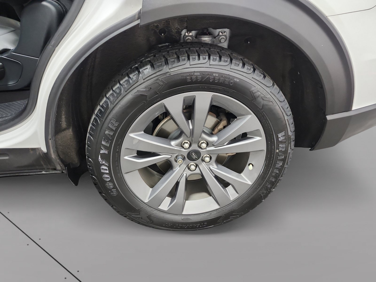 Used 2021 Ford Explorer XLT w/ Equipment Group 202A AWD/4WD image 15