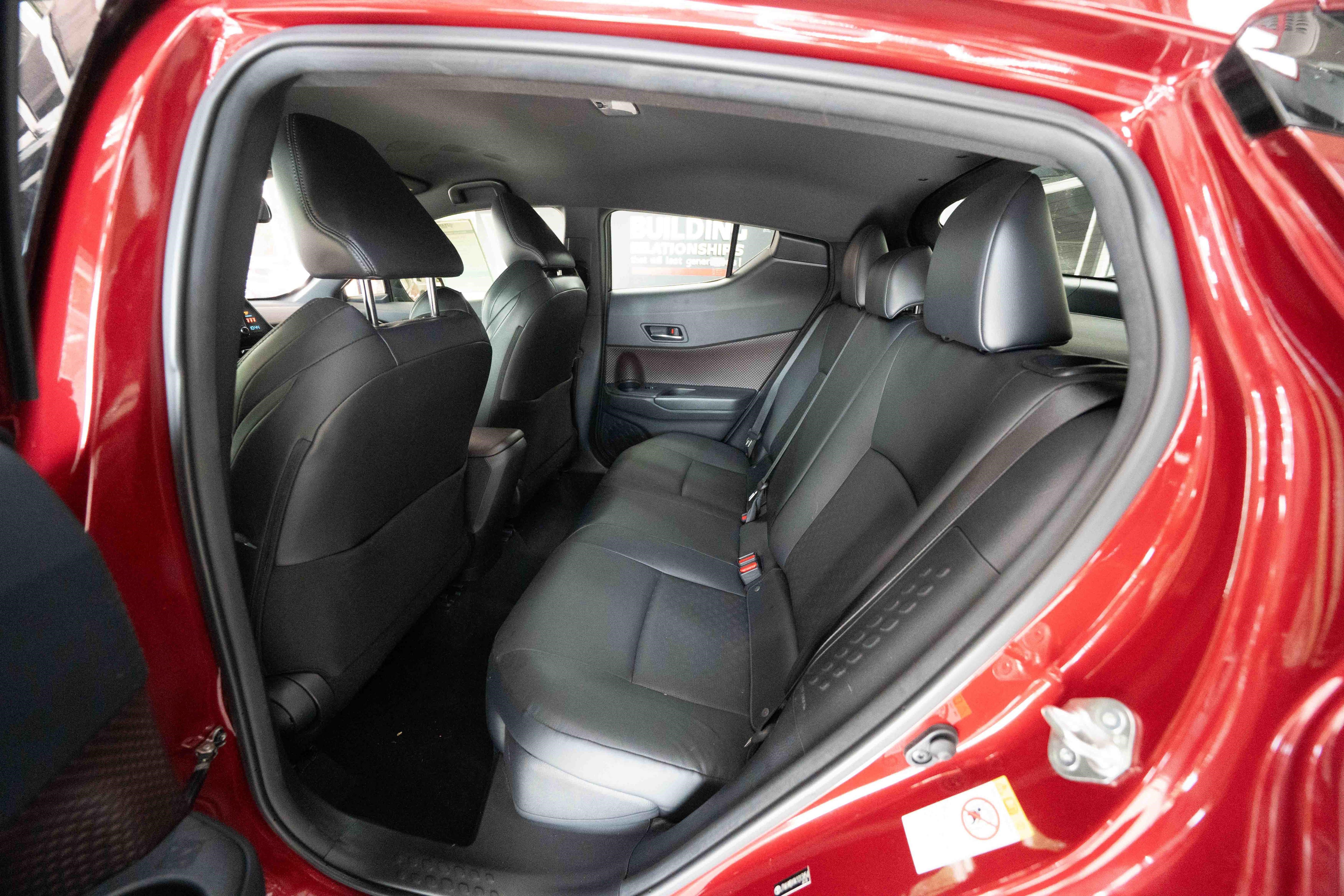Used 2019 Toyota C-HR Limited FWD image 23