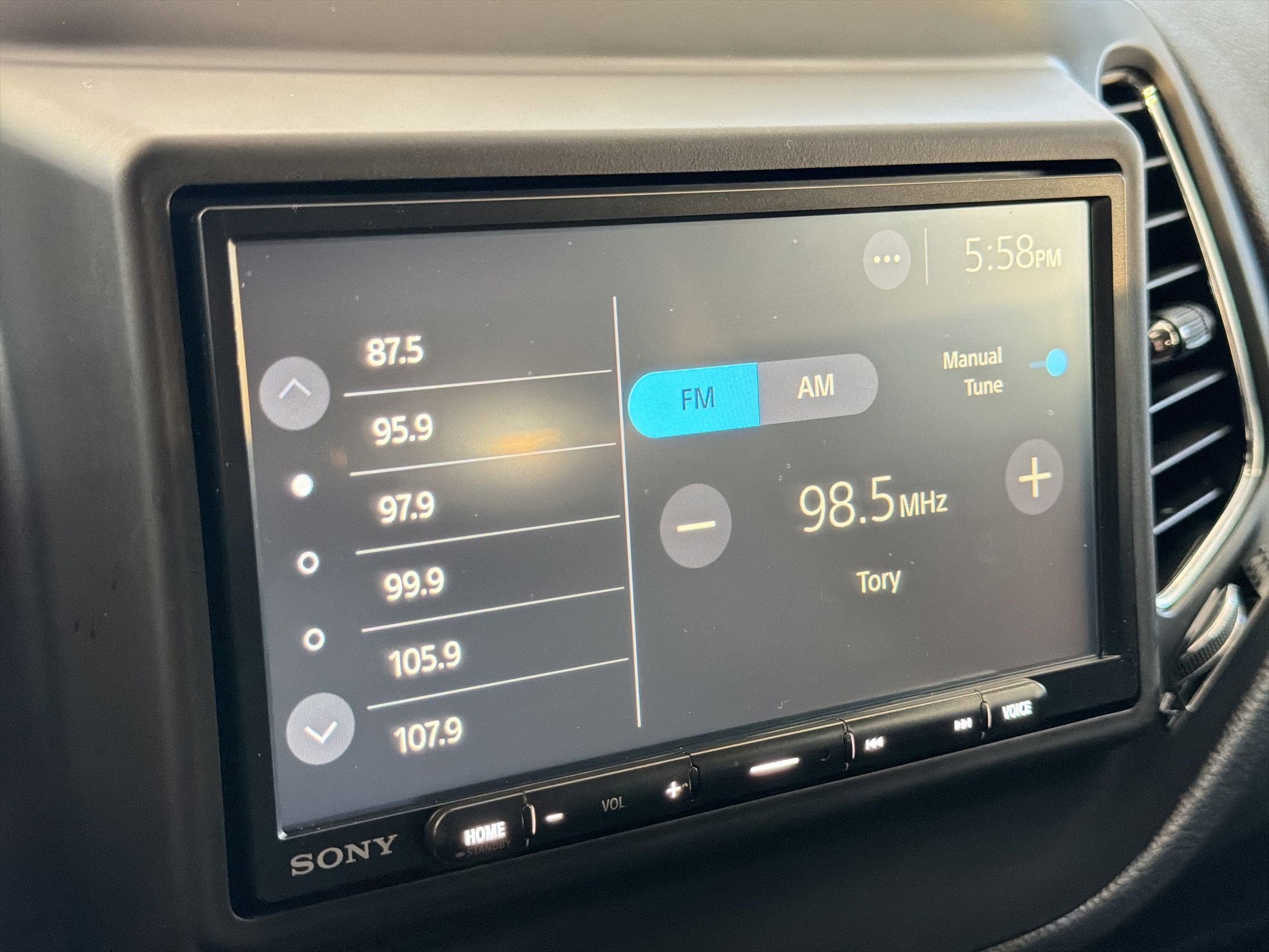 Used 2020 Jeep Compass Latitude FWD image 23