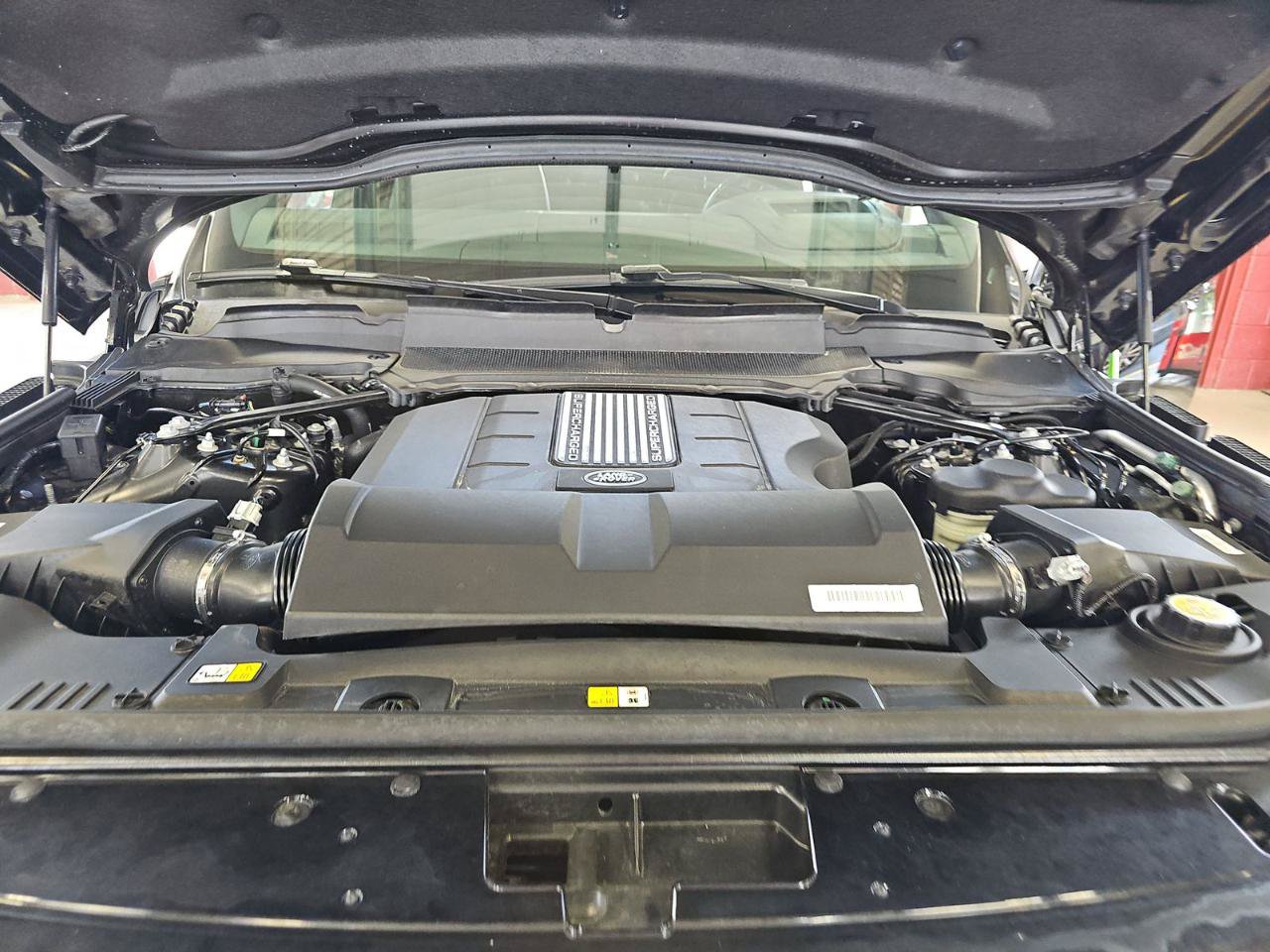 Used 2020 Land Rover Range Rover HSE AWD/4WD image 12