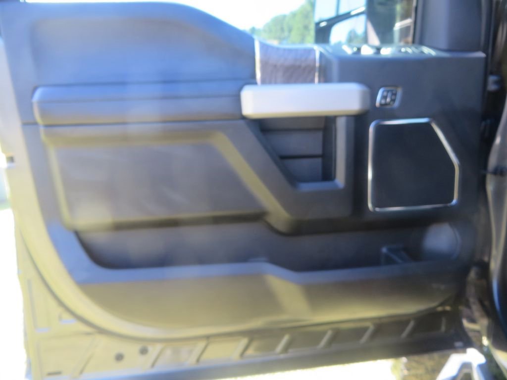 Used 2019 Ford F250 Lariat w/ Lariat Value Package image 11