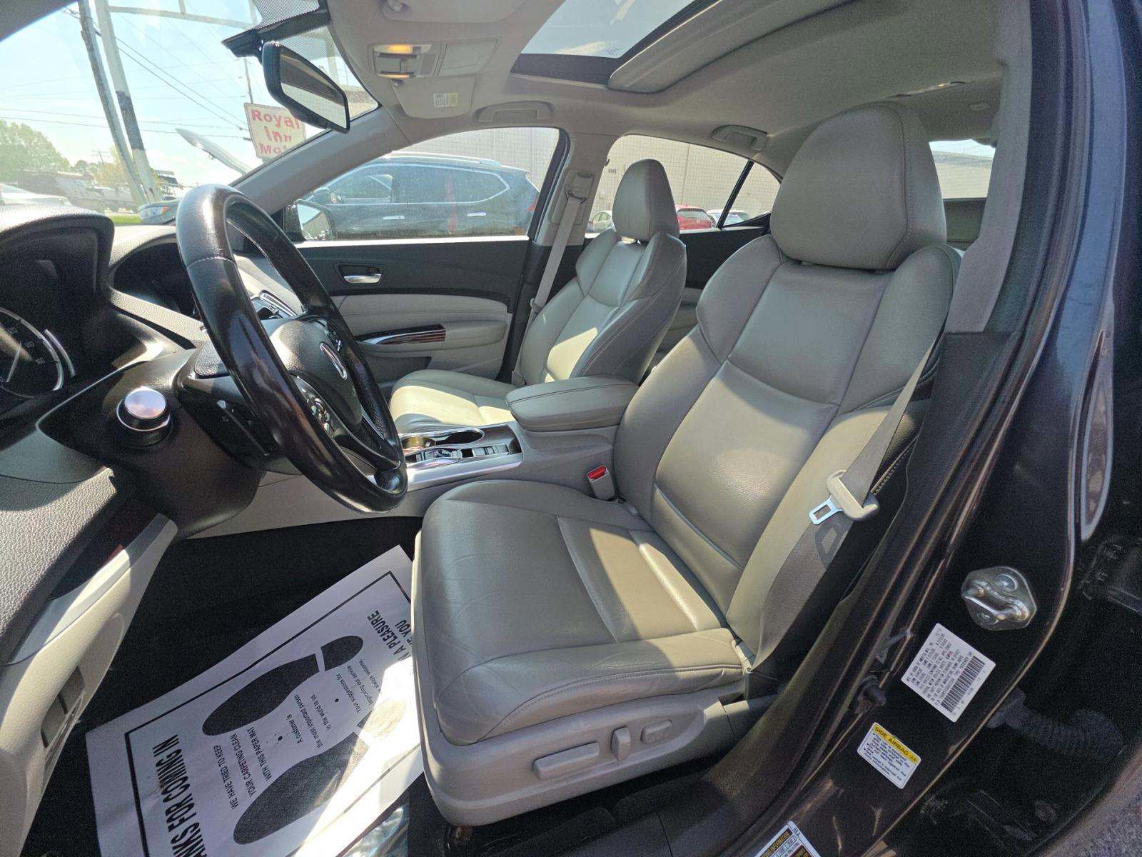 Used 2016 Acura TLX V6 image 3