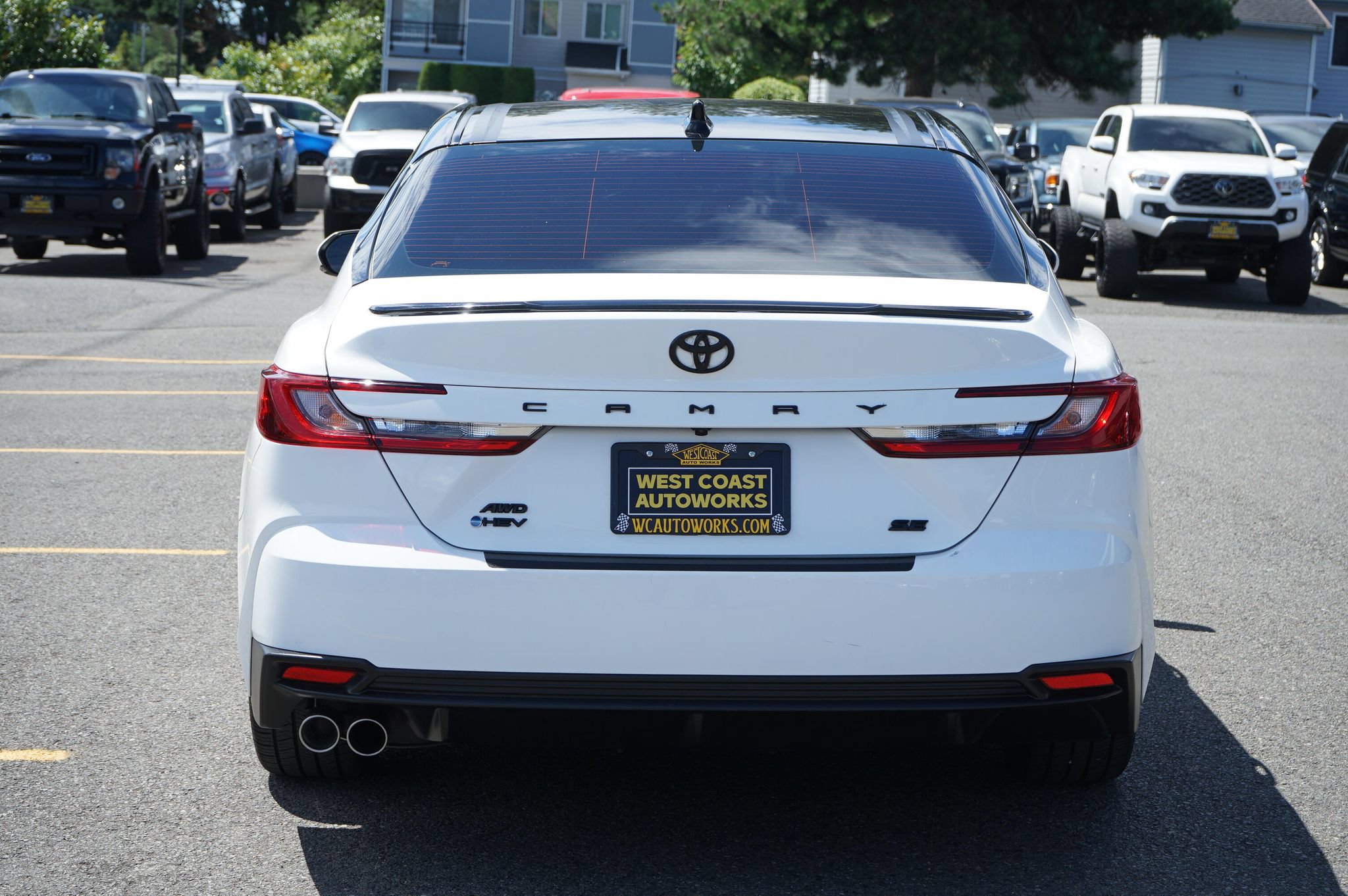 Used 2025 Toyota Camry SE w/ Multimedia Upgrade Package AWD/4WD image 4