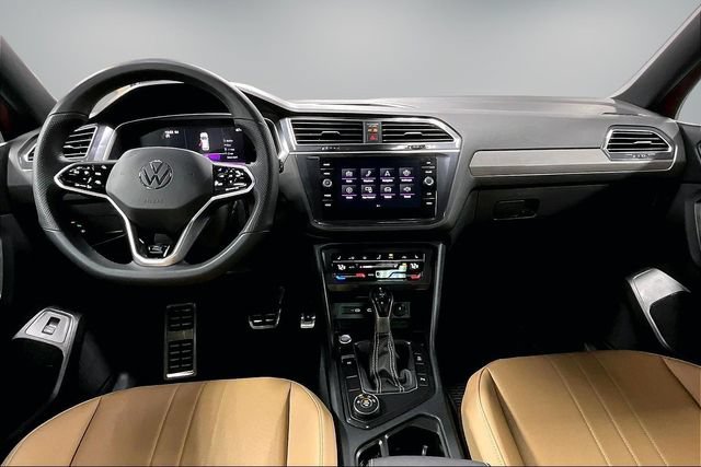Used 2024 Volkswagen Tiguan SE R-Line AWD/4WD image 9
