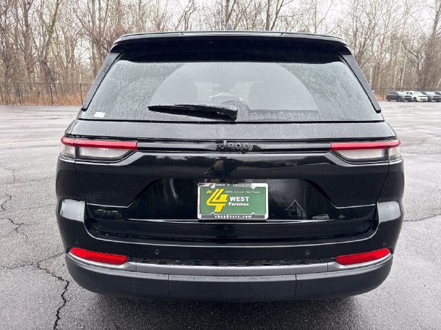 New 2026 Jeep Grand Cherokee Altitude AWD/4WD image 9