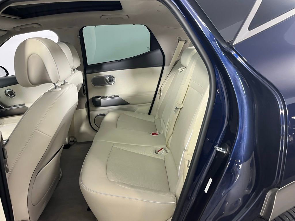 Used 2025 Genesis GV60 Advanced image 30