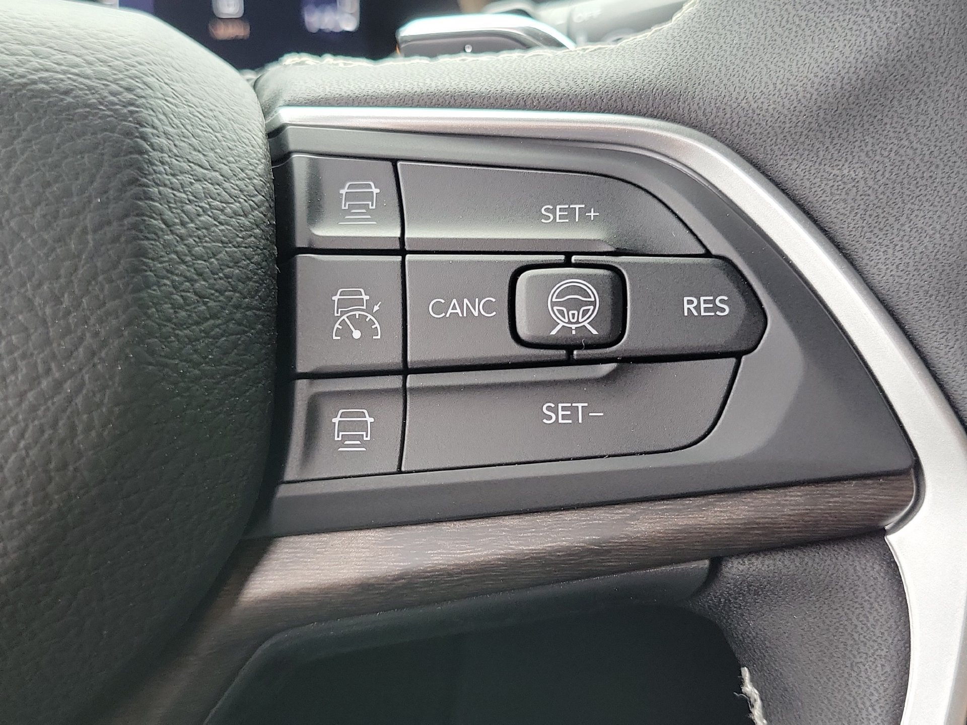 New 2026 Jeep Grand Cherokee Altitude AWD/4WD image 6