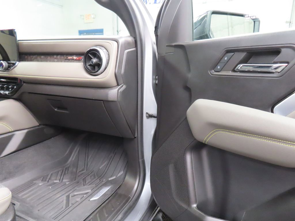 Used 2024 Chevrolet Colorado ZR2 w/ Safety Package AWD/4WD image 26