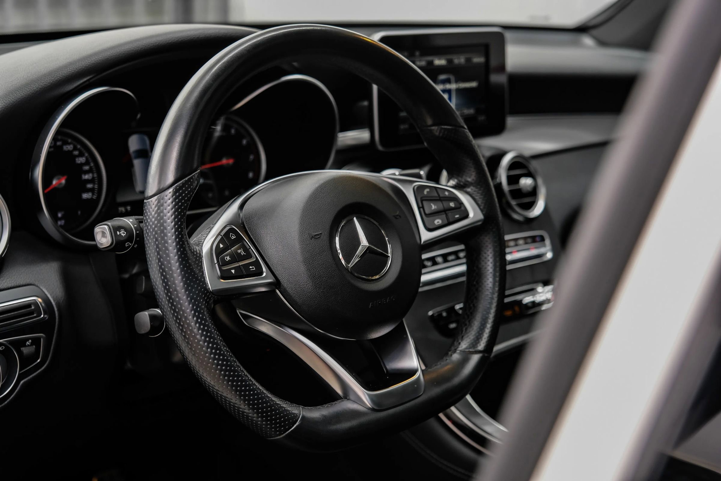 Used 2019 Mercedes-Benz GLC 300 image 18