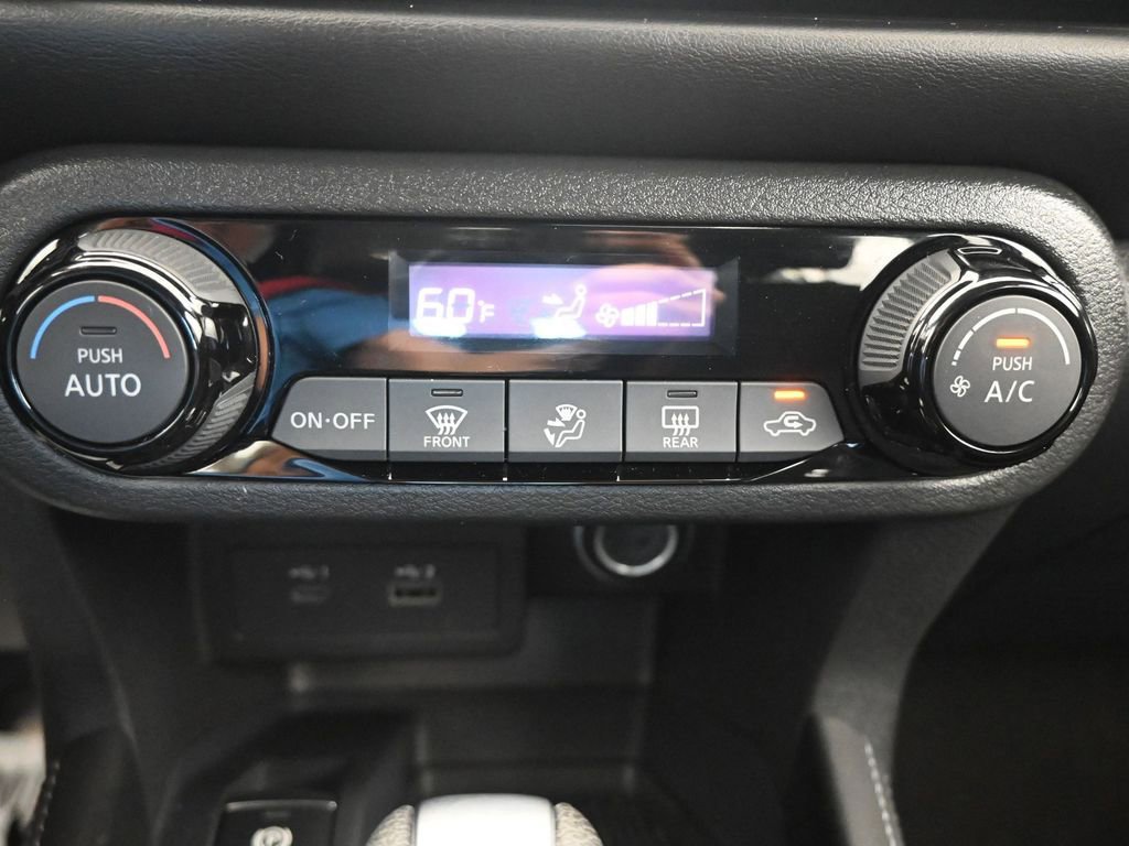 Used 2023 Nissan Kicks SR image 33