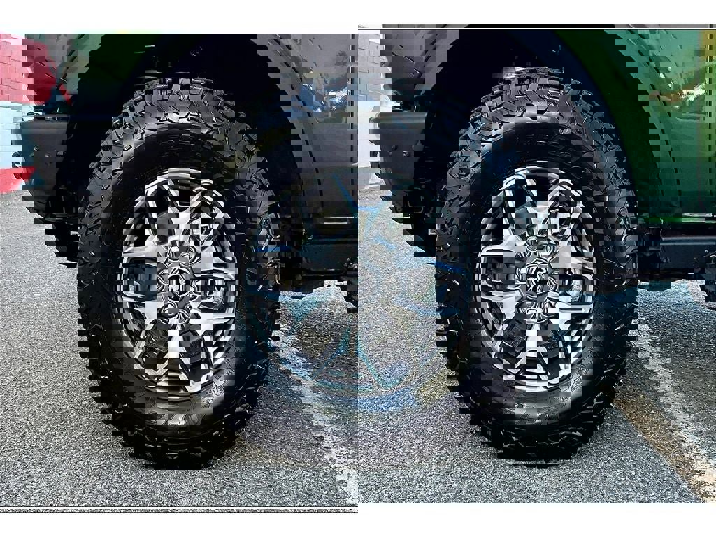 Used 2024 Ford Bronco Badlands image 9