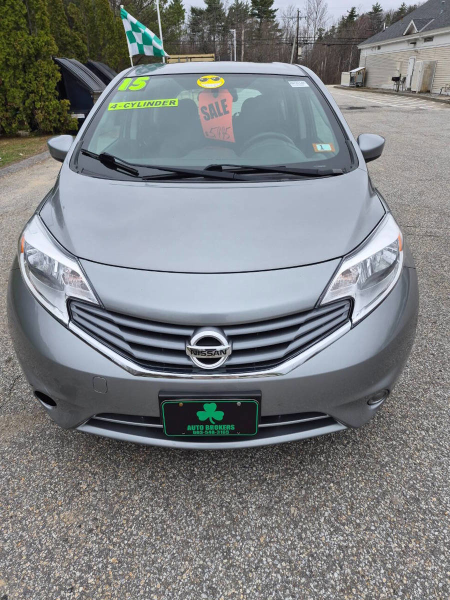 Used 2015 Nissan Versa Note SV FWD image 2
