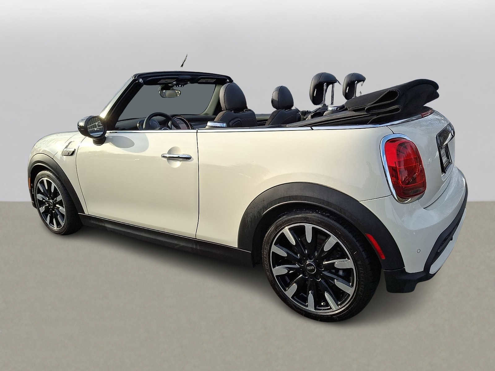 Used 2022 MINI Cooper S w/ Signature Upholstery Package image 5
