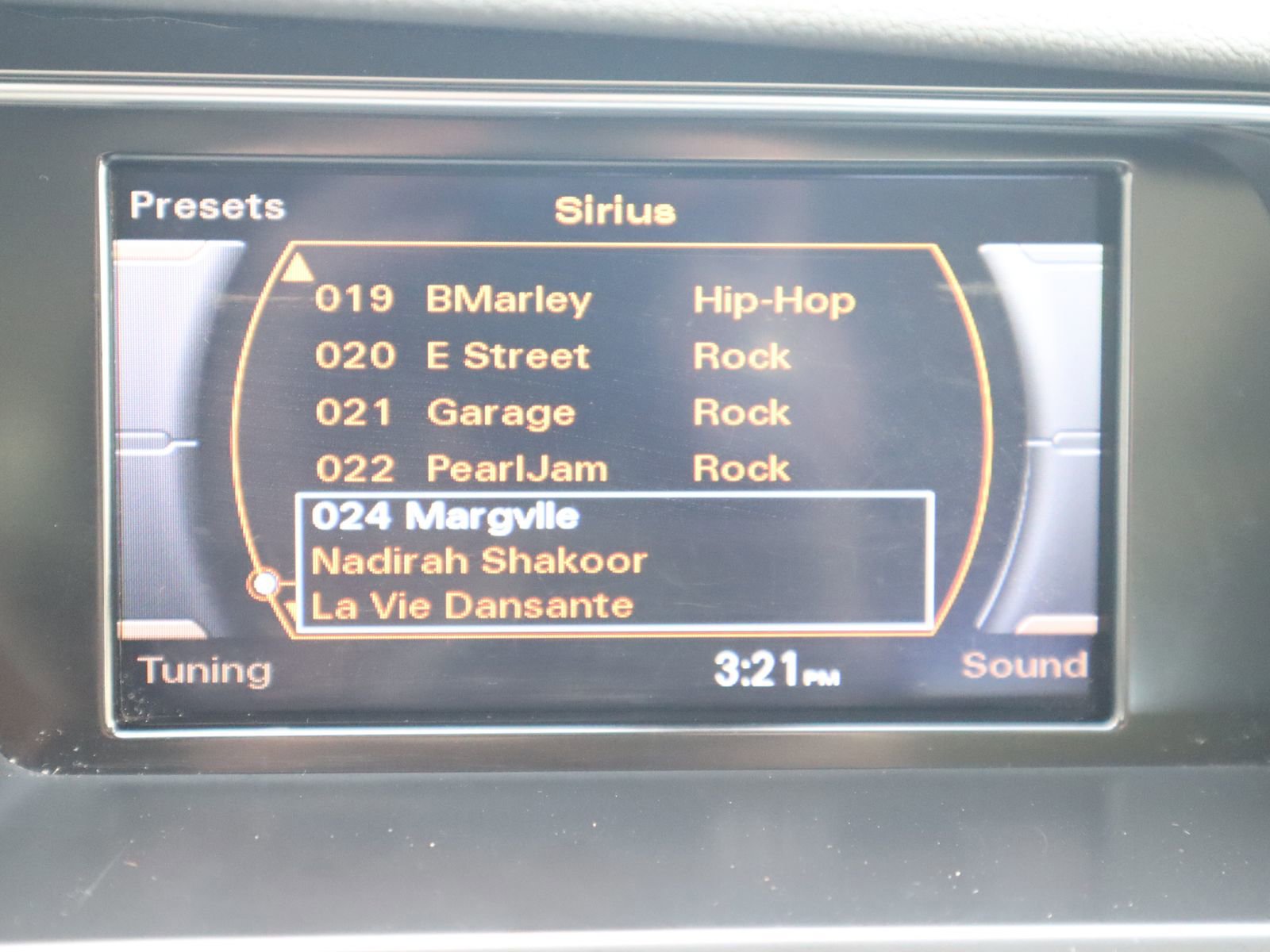 Used 2014 Audi A4 Premium w/ Lighting Package AWD/4WD image 38