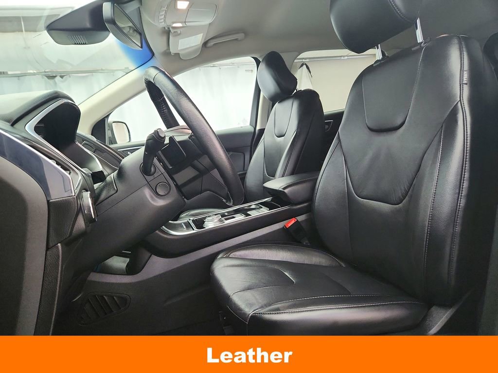Used 2019 Ford Edge Titanium image 12