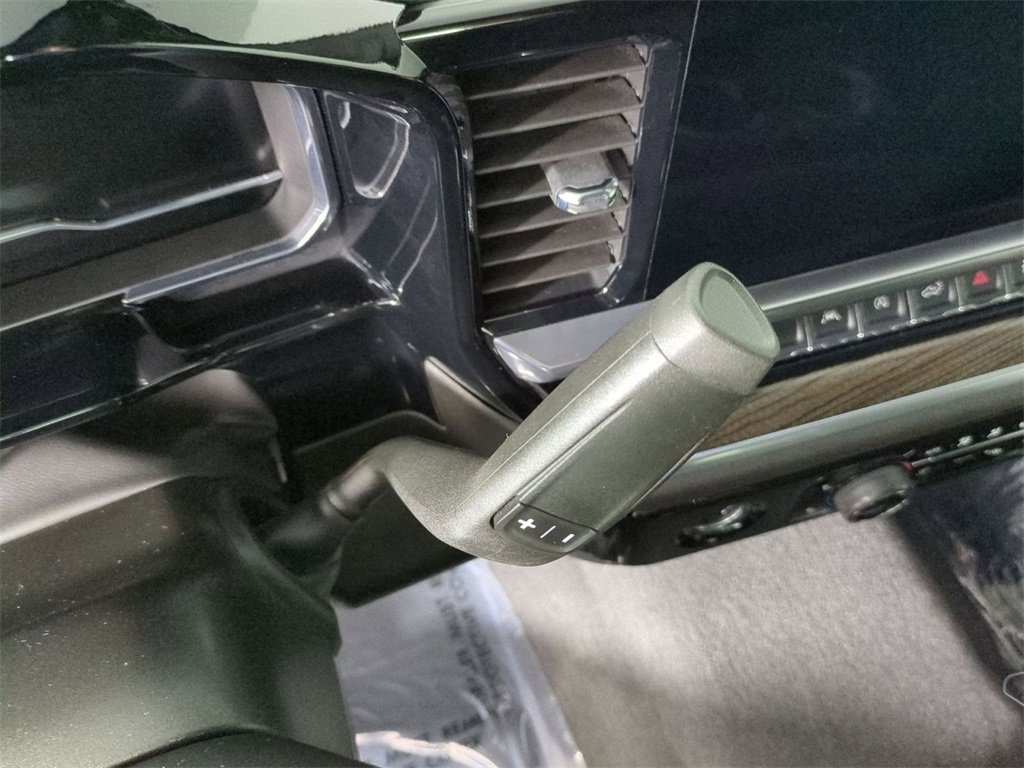 Used 2024 Chevrolet Silverado 1500 LT image 16