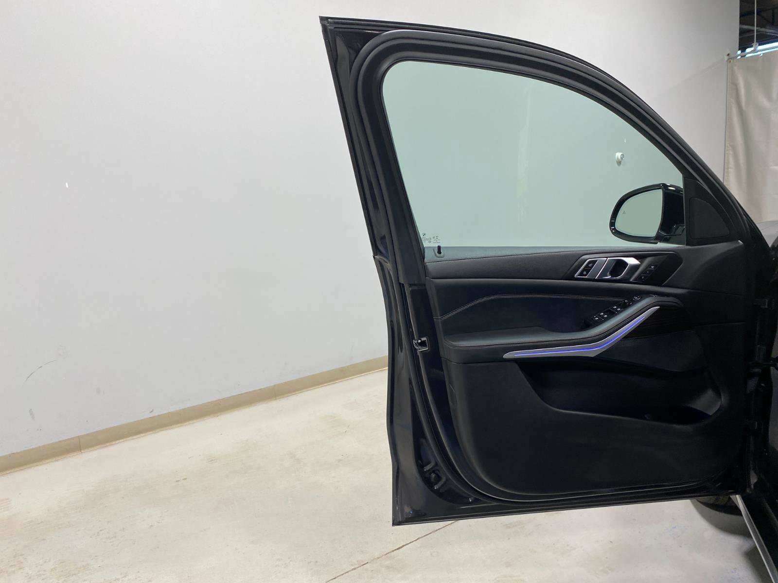 Certified 2023 BMW X5 xDrive40i w/ Executive Package image 21