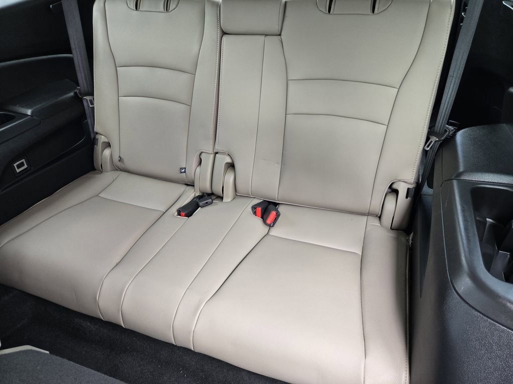 Used 2017 Honda Pilot Touring image 21