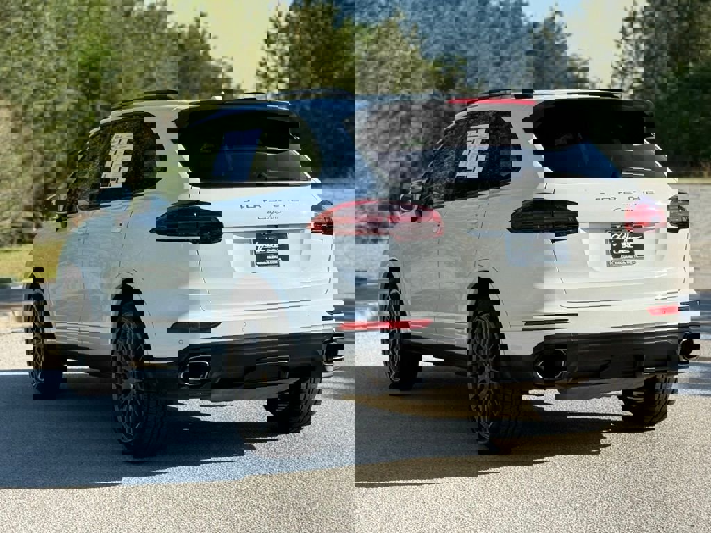 Used 2018 Porsche Cayenne Platinum Edition AWD/4WD image 11