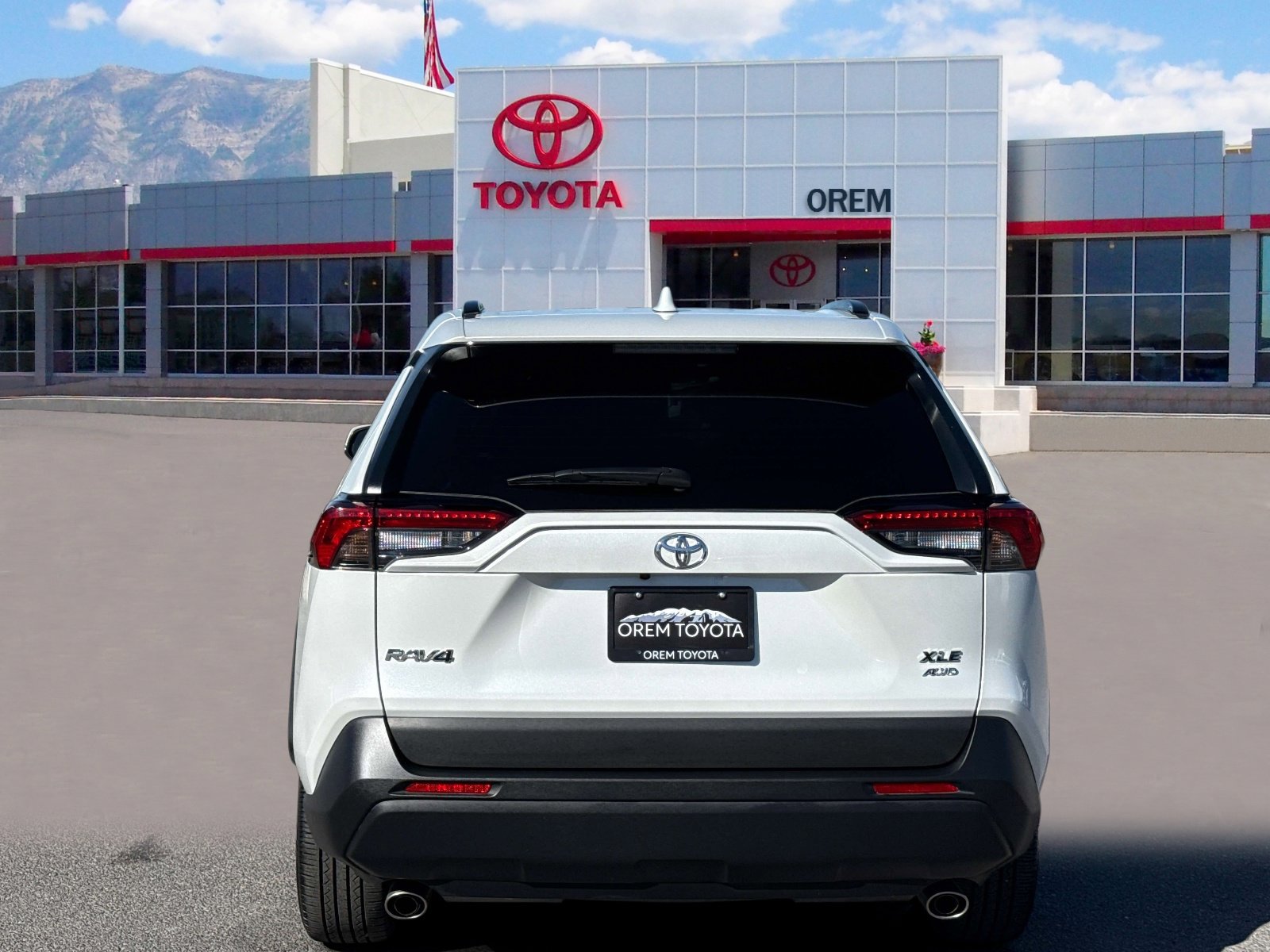 Used 2024 Toyota RAV4 XLE Premium w/ Weather Package AWD/4WD image 4