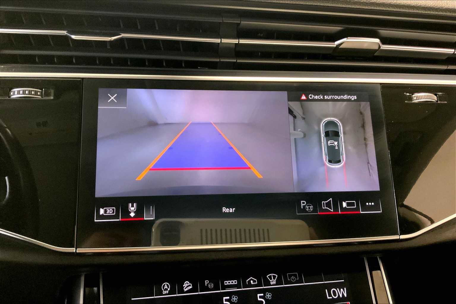 Used 2023 Audi Q8 Prestige image 26