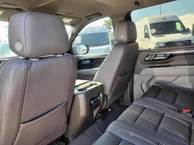 Used 2025 Chevrolet Suburban LS image 10